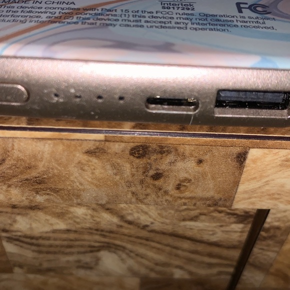 Extra Portable To Go Charger * Battery for Most Smartphone w/Apple type fitting - Picture 4 of 4